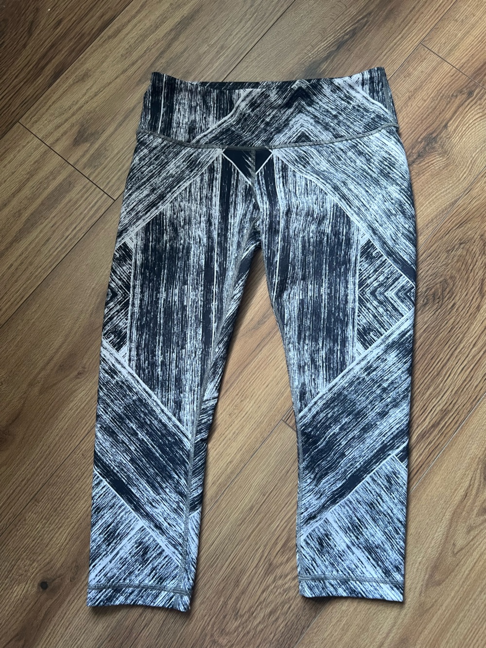 LULULEMON Wunder Under Crop II Leggings Heat Wave Black White Print 8